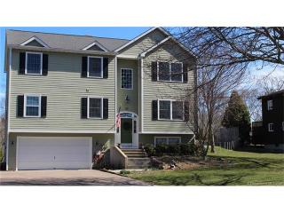 58 Sunrise Ave, Pawcatuck, CT 06379-2006