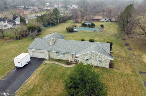 19 Cherry Ln, Columbus, NJ 08022-2001