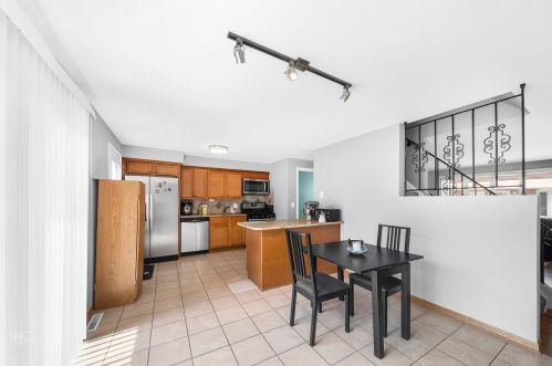 7795 Nordica Ave, Niles IL  60714-3311 exterior