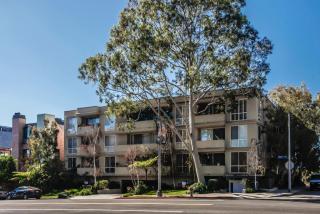 2301 Beverly Glen Blvd, Los Angeles CA  90064-2460 exterior