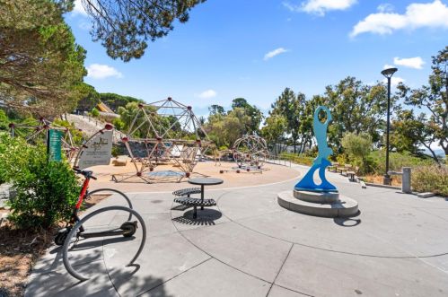 56 Garnett Ter, San Francisco CA 94124-2572 exterior