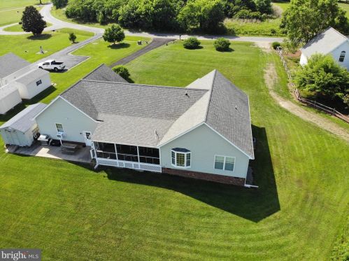 292 Kingscote Dr, Lottsburg, VA 22511-2106