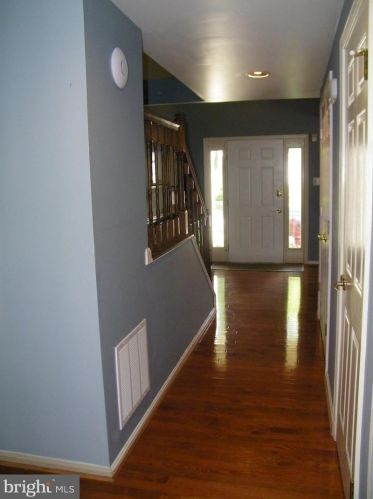 6408 4 Foot Trl, Columbia, MD 21045-5606