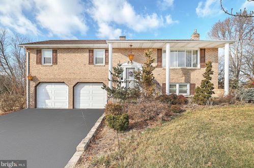 1121 Westminster Ave, Hanover, PA 17331-9701