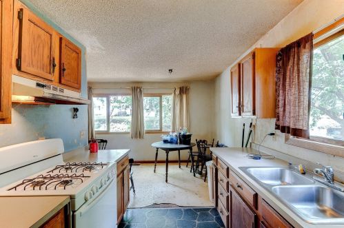 153 Bates Ave, Saint Paul MN  55106-6330 exterior