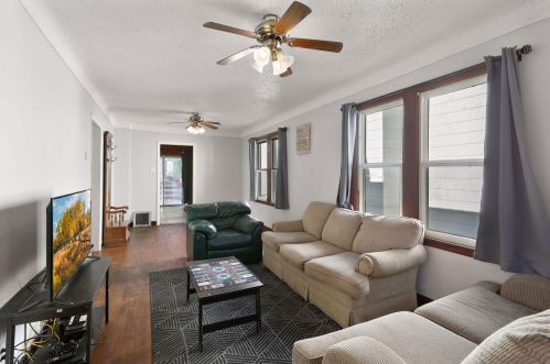 986 4th St, Saint Paul MN  55106-5209 exterior