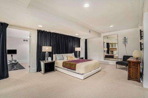 3225 Jett Ferry Ct, Atlanta GA  30350-5415 exterior