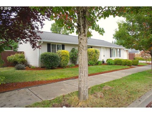 4421 Munker St, Hubbard, OR 97032-9568