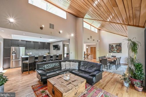 2000 Halyard Ln, Herndon, VA 20191-3610