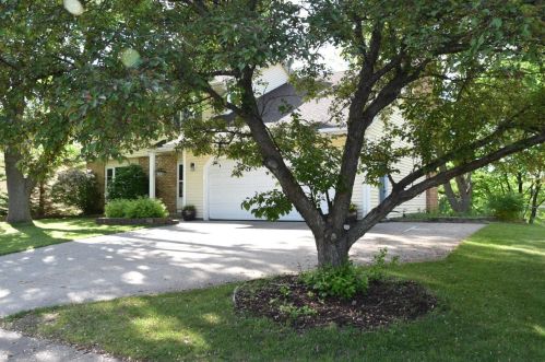 15737 Hayes Trail Ct, Saint Paul MN  55124-7143 exterior