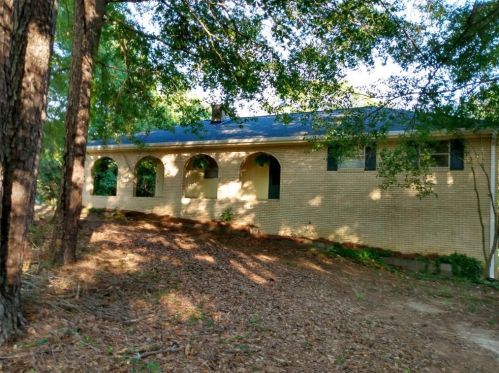 4586 Alpine Dr, Lilburn, GA 30047-4602