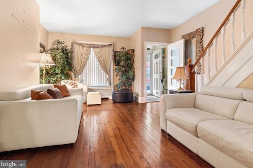 2015 17th St, Philadelphia, PA 19121-2341