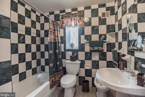 1915 13 St, Philadelphia PA  19148-2202 exterior