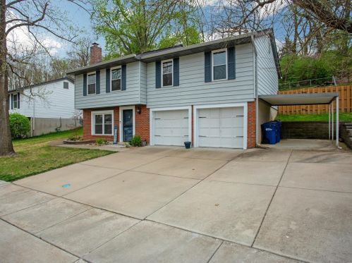 1239 Green Knoll Dr, Fenton, MO 63026-3424