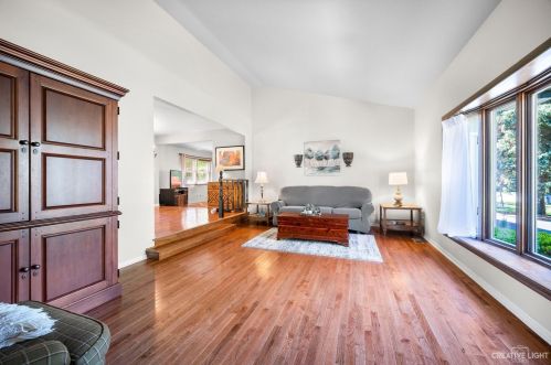 2304 Flambeau Dr, Naperville, IL 60564-9676