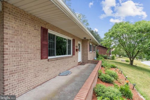4013 Eastbrook Rd, Harrisburg, PA 17109-4838