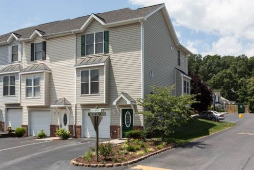 2372 King Arthurs Ct, Harrisonburg, VA 22801-7724