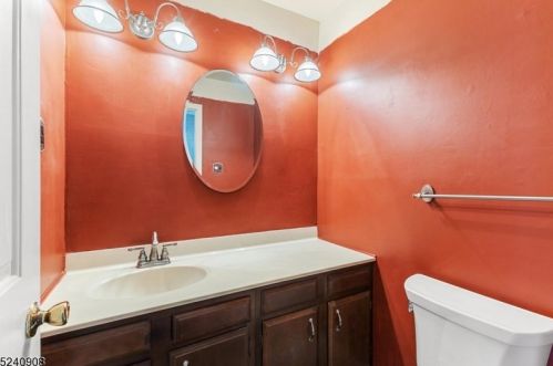 62 Goldfinch Dr, Hackettstown NJ  07840-3008 exterior