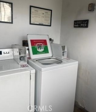 301 Tustin Ave, Anaheim CA  92807-2633 exterior