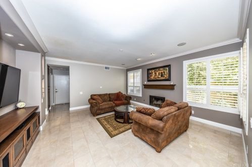 1098 Rexford Ln, Anaheim CA  92808-2333 exterior