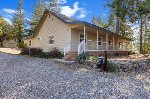 3876 Paloma Rd, Snowline Camp, CA 95709-9304