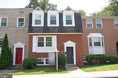3251 Decourcey Ct, Annandale, VA 22003-1121