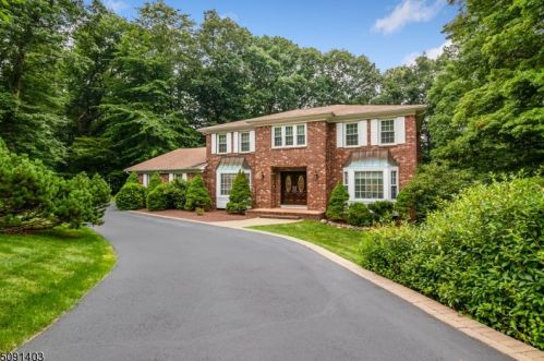 19 Benedict Cres, Parsippany, NJ 07834-9601