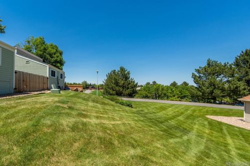 15956 Radcliff Pl, Denver CO  80015-6386 exterior