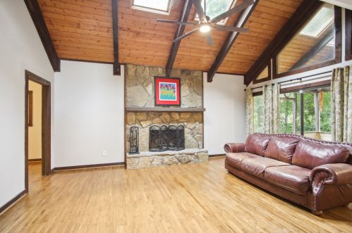 3689 Hembree Ln, Marietta, GA 30062-4274