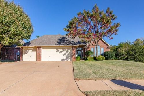 1608 Natchez Rd, Edmond, OK 73012-3624