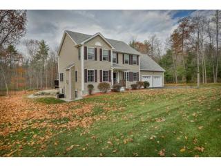 5 Halfyard Dr, Brookline, NH 03033-2529