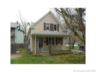 40 Brown St, Putnam, CT 06260-2102