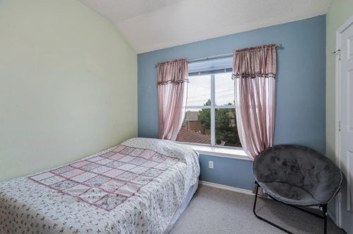 1140 Holly Dr, Carrollton TX 75010-1085 exterior