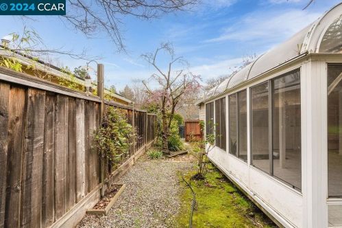 3035 Vessing Rd, Concord CA  94523-4516 exterior