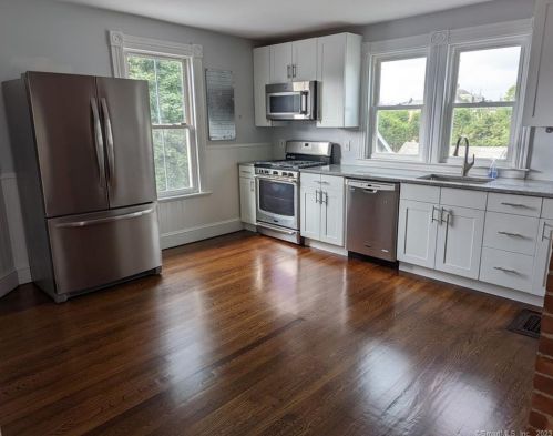 11 Myrtle St, Norwalk CT  06855-1315 exterior
