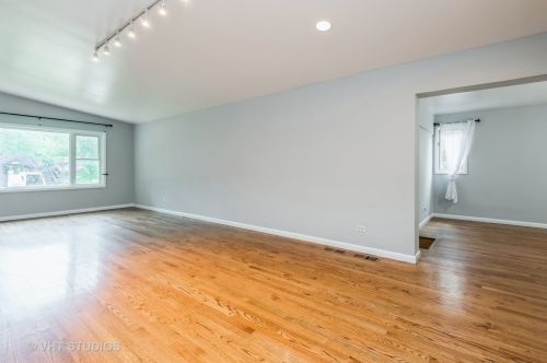 872 Virginia Rd, Highland Park, IL 60035-3843
