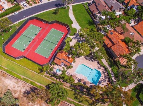 10 Vispera, Irvine CA  92620-2127 exterior