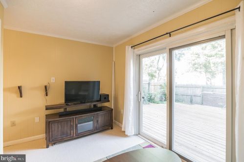 12708 Harborview Ct, Woodbridge VA  22192-2624 exterior