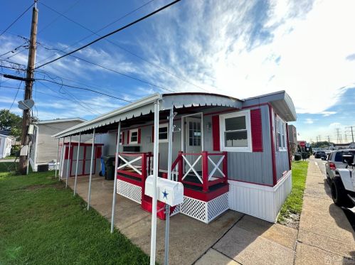 11 Coke Ave, Avenel, NJ 07001-1912
