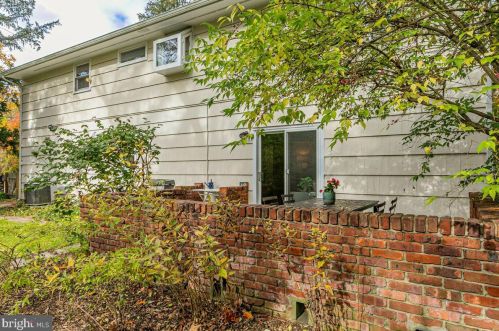 15 Robert Rd, Princeton NJ  08540-5332 exterior