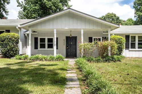 6335 County Line Rd, Lula, GA 30554-3131