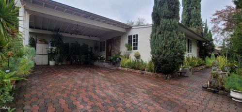 8215 Cantaloupe Ave, Van Nuys, CA 91402-5412