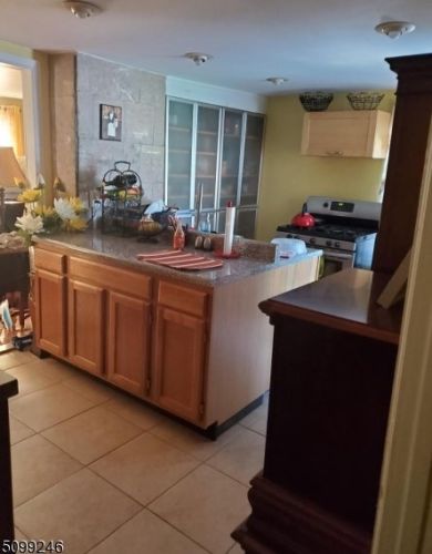 29 Medbourne Ave, Irvington, NJ 07111-3106