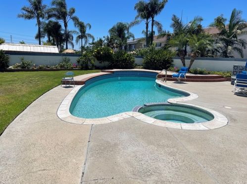 2532 Lark Ellen Ln, Anaheim CA  92806-5606 exterior