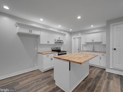 1105 Lehman St, Lebanon PA 17046-3875 exterior