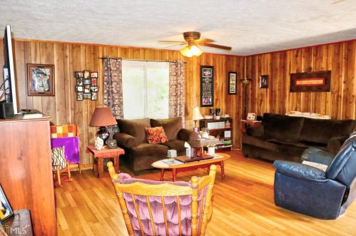 38 Rosie Civers Rd, Lagrange, GA 30240-8469