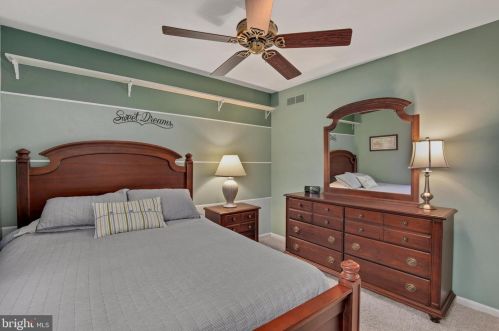 176 Berrywood Dr, Severna Park MD 21146-2033 exterior