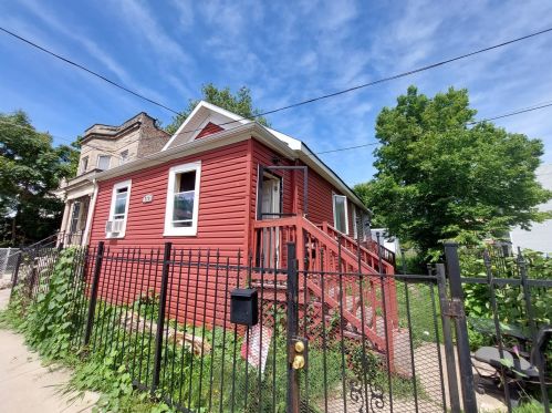 710 60th St, Chicago, IL 60621-2827