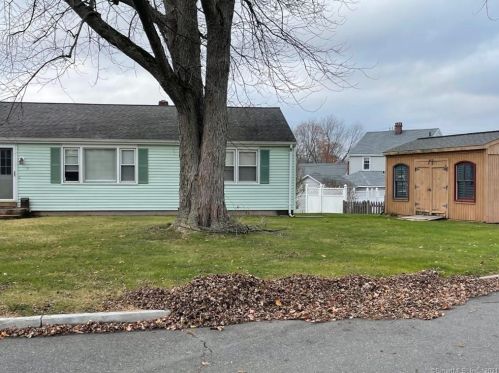 5 Dobson Cir, Middletown, CT 06457-4603