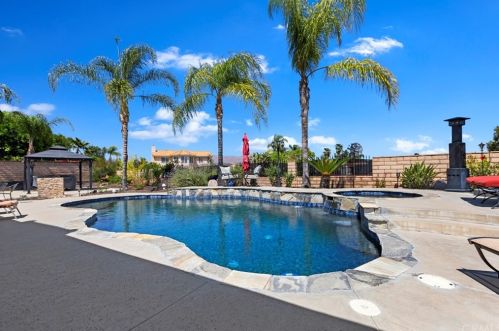 6732 Mission Grove Pkwy, Riverside, CA 92506-6510